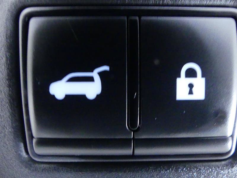 Used 2025 Nissan Pathfinder SL AWD/4WD image 36
