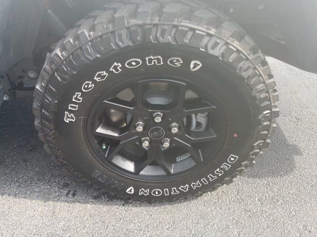 Used 2025 Jeep Gladiator Sport image 6