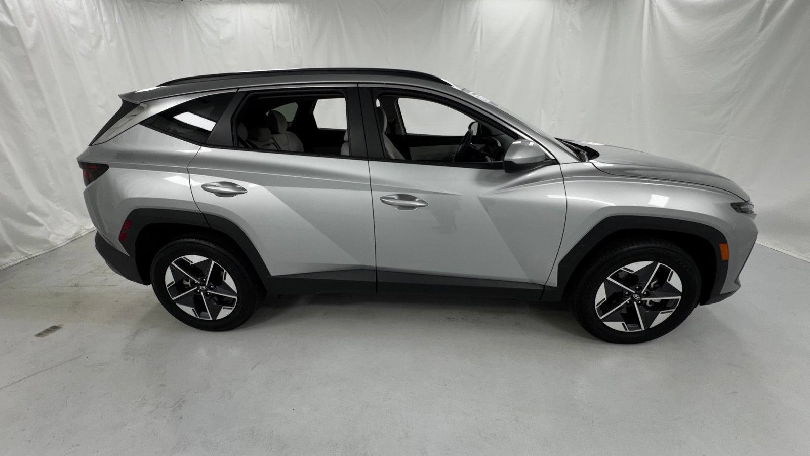 Used 2025 Hyundai Tucson SEL AWD/4WD image 2