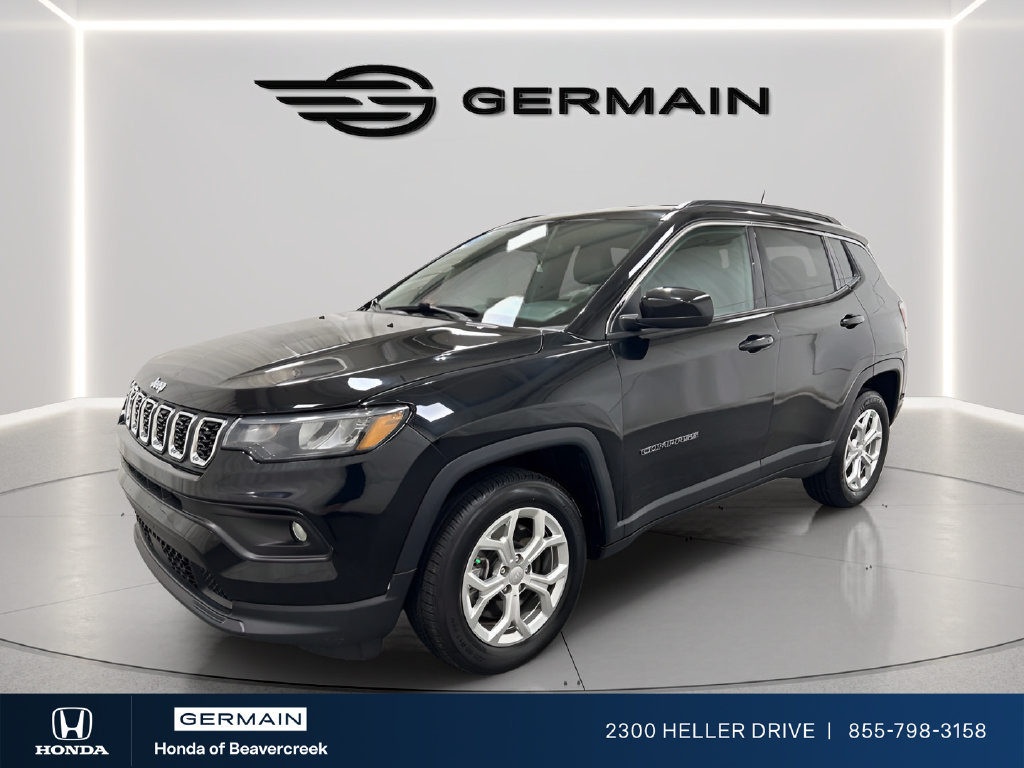 Used 2024 Jeep Compass Latitude AWD/4WD image 4