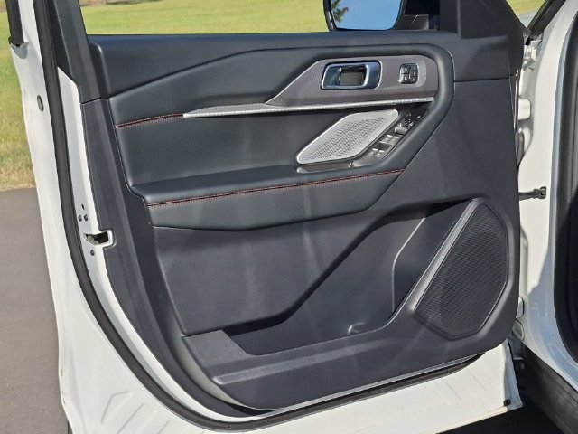 Used 2025 Ford Explorer ST AWD/4WD image 19