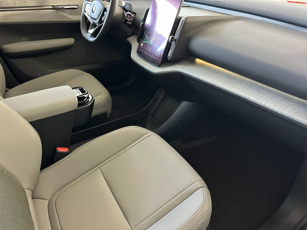 New 2026 Volvo EX30 Plus w/ Climate Package image 15