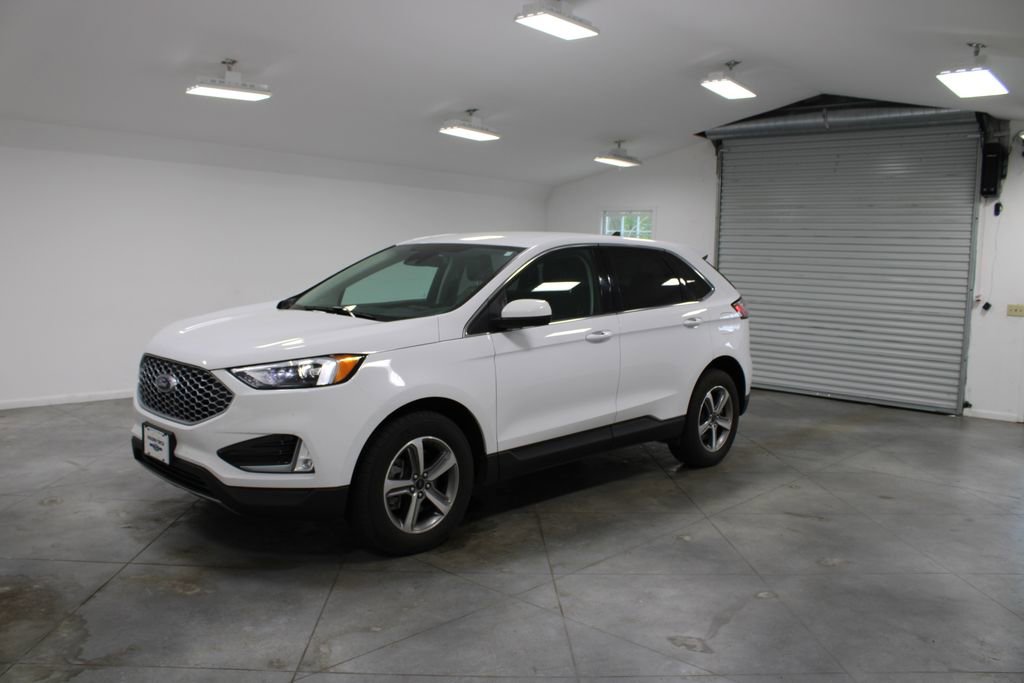 Used 2024 Ford Edge SEL w/ Convenience Package image 4