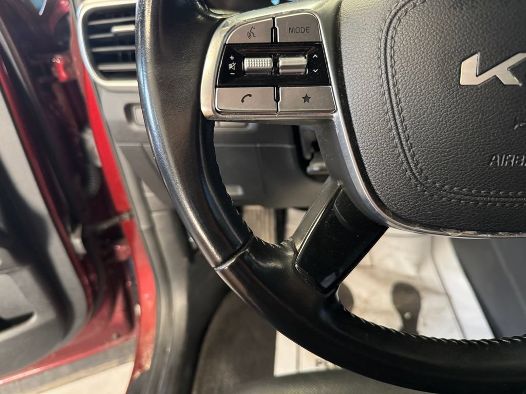 Used 2023 Kia Telluride S AWD/4WD image 11