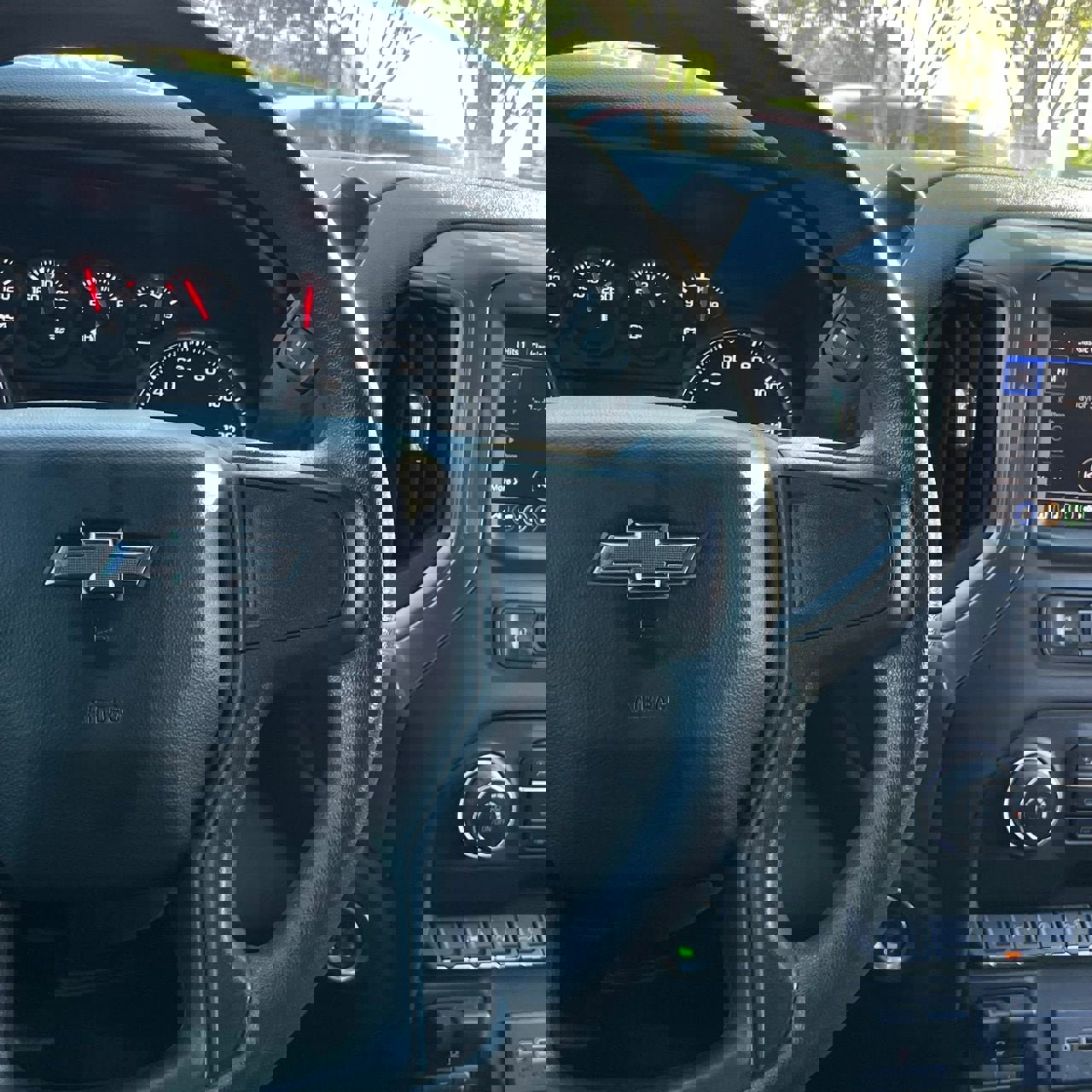 Used 2024 Chevrolet Silverado 1500 Custom Trail Boss w/ LPO, Dark Essentials Package image 15