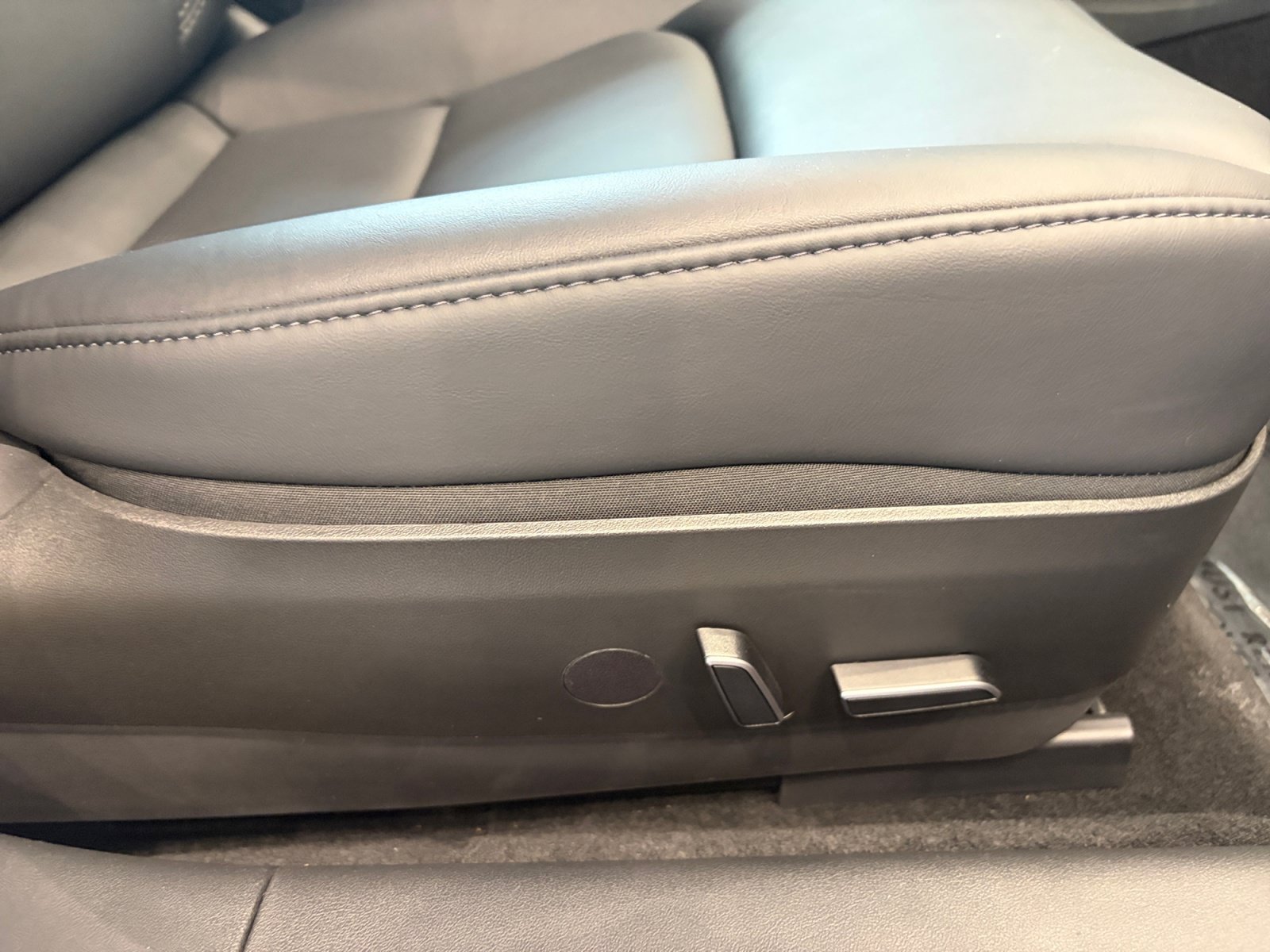 Used 2023 Tesla Model 3 Standard Range RWD image 30