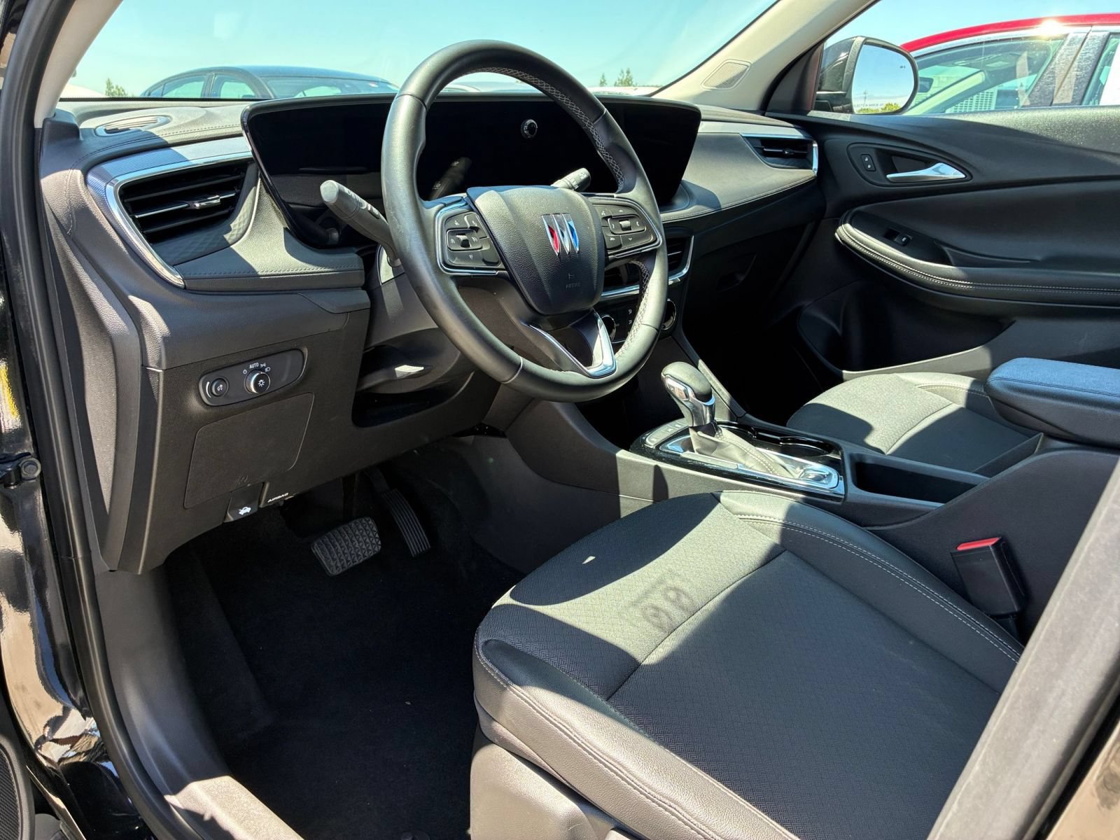 Used 2025 Buick Encore GX Preferred FWD image 32