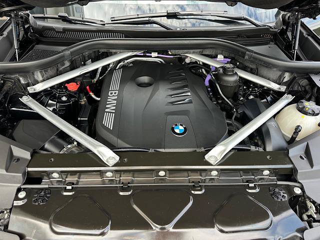 Used 2024 BMW X5 xDrive40i w/ Premium Package AWD/4WD image 13