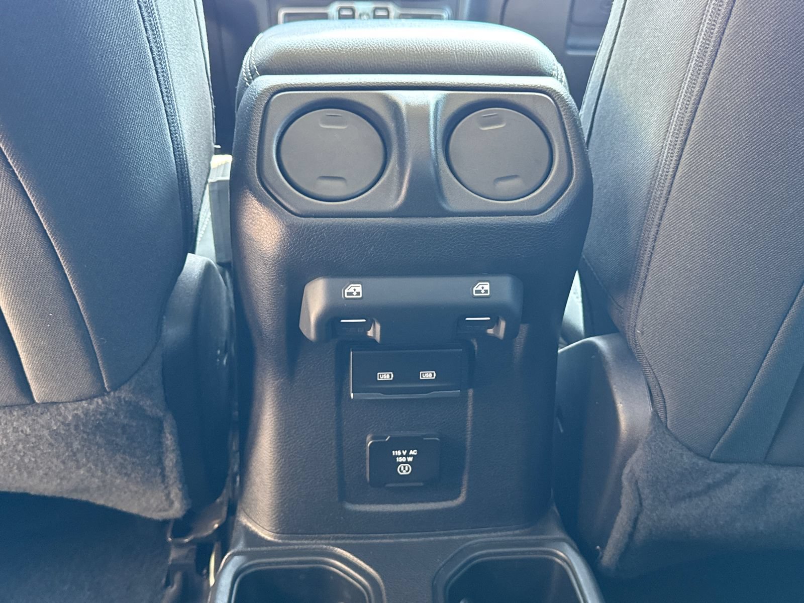 Used 2022 Jeep Wrangler Unlimited Sahara w/ Dual Top Group AWD/4WD image 24