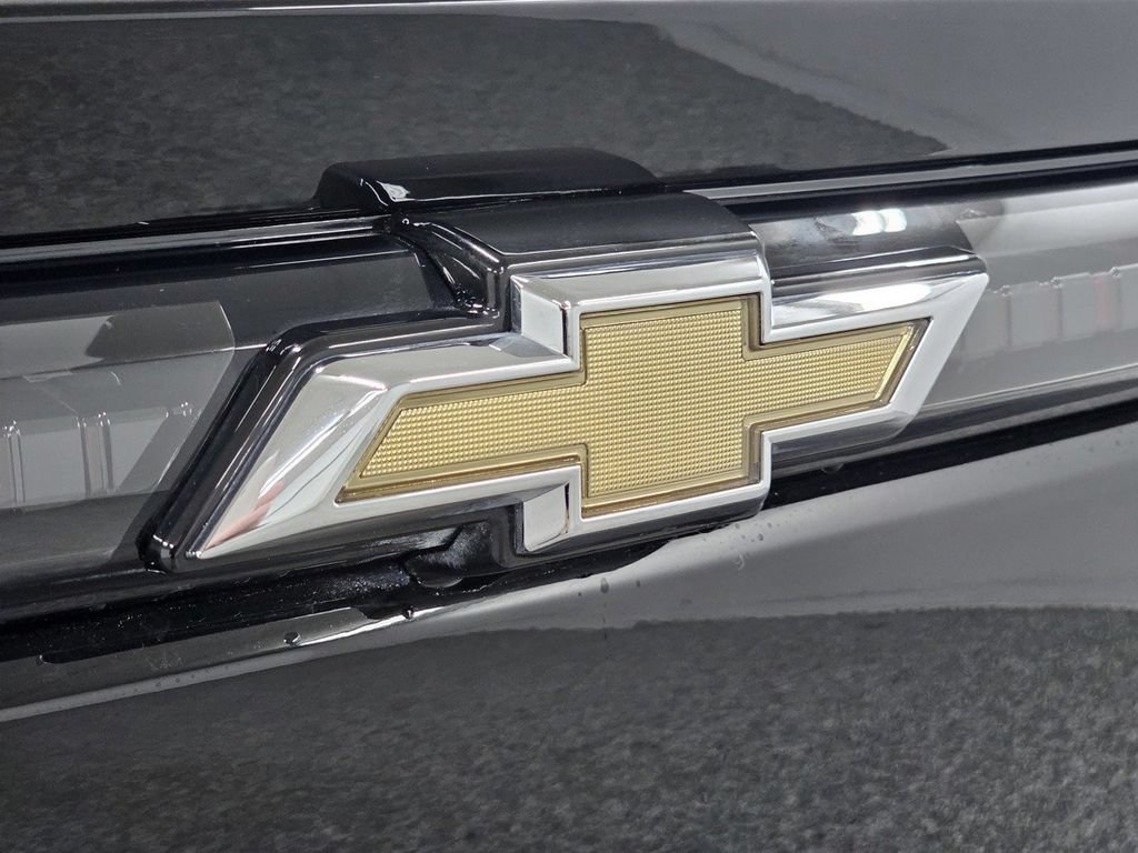 Used 2025 Chevrolet Equinox EV LT w/ Convenience Package FWD image 27
