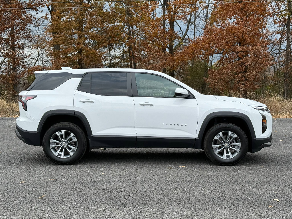 Used 2025 Chevrolet Equinox LT image 10