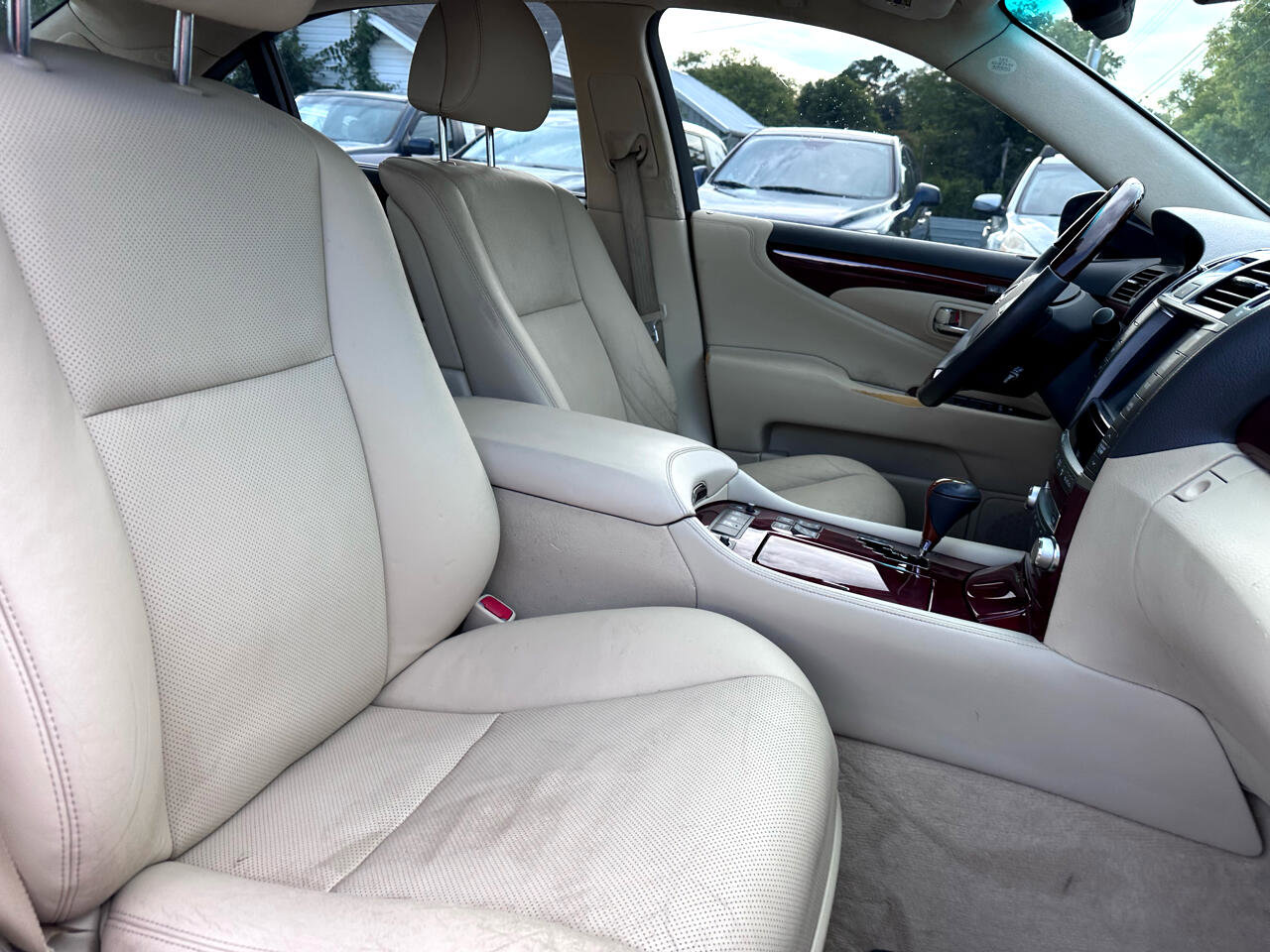 Used 2010 Lexus LS 460 L image 32