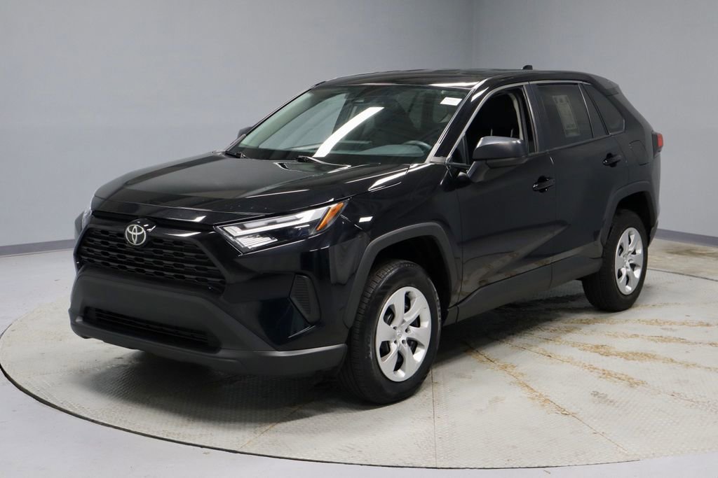 Used 2023 Toyota RAV4 LE AWD/4WD image 7