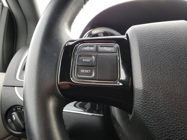 Used 2016 Dodge Grand Caravan SE image 19