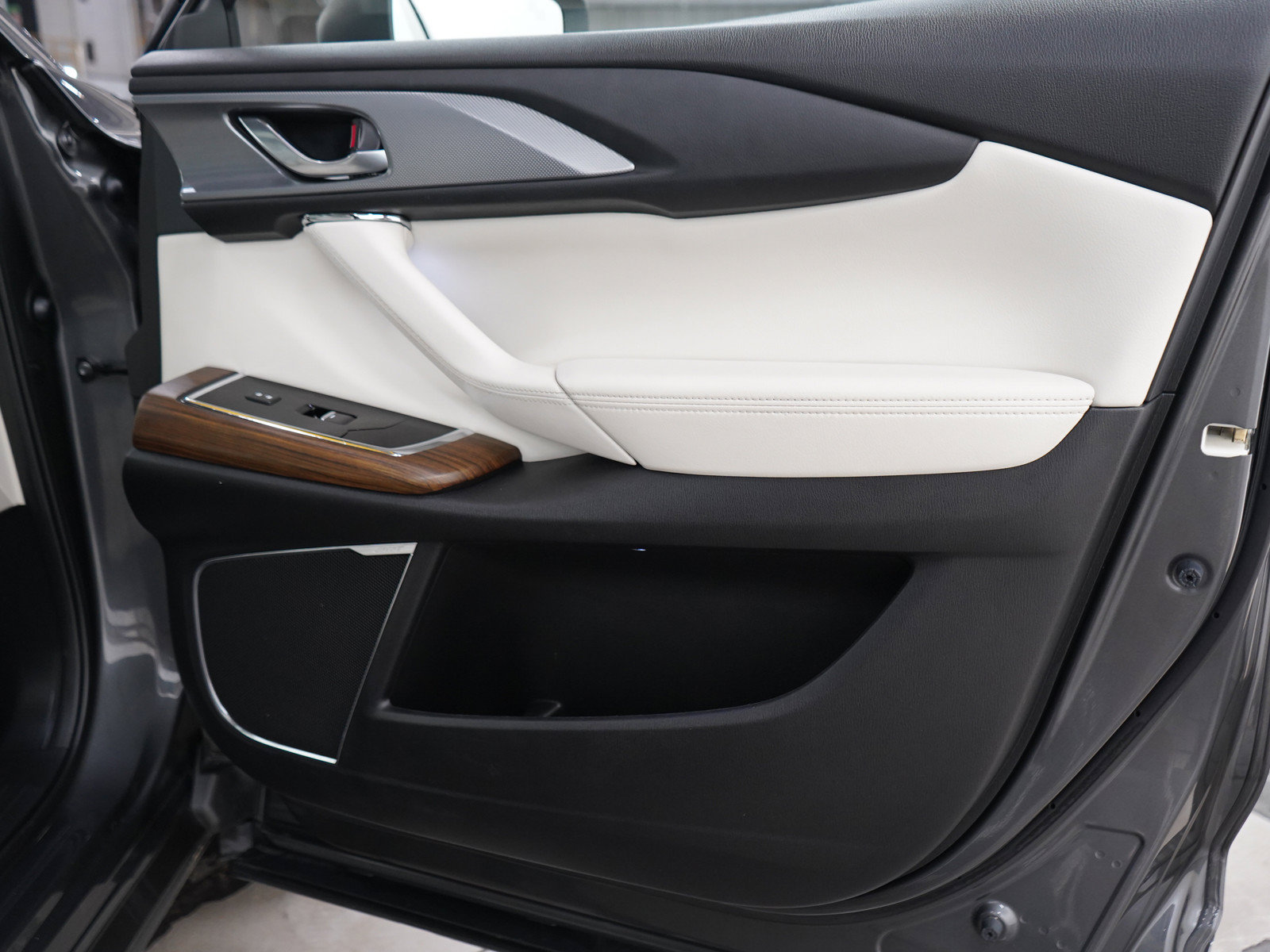 Used 2023 MAZDA CX-9 Signature AWD/4WD image 9