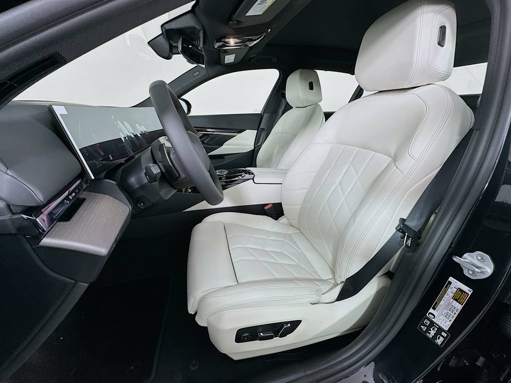 Used 2026 BMW 530i xDrive w/ Executive Package AWD/4WD image 16