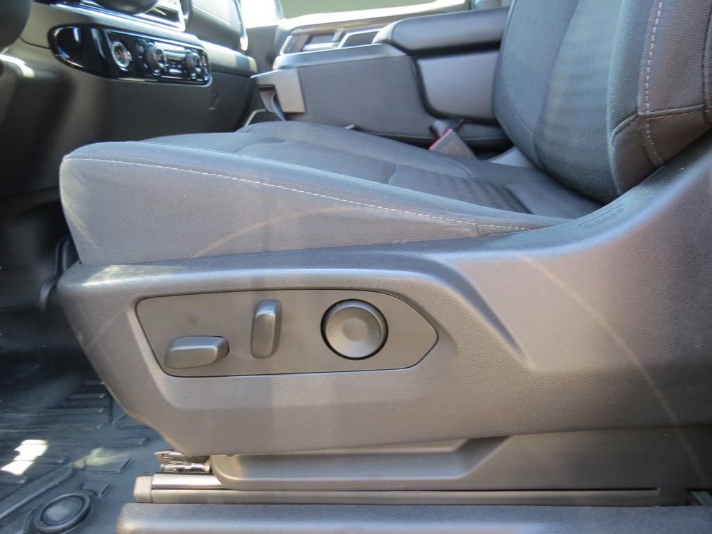 Certified 2022 Chevrolet Silverado 1500 LT AWD/4WD image 18