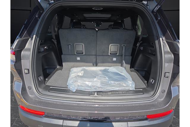 New 2025 Jeep Grand Cherokee L Limited w/ Luxury Tech Group II image 15
