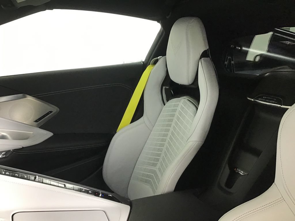 Used 2021 Chevrolet Corvette Stingray Preferred Cpe w/ Z51 Performance Package RWD image 23