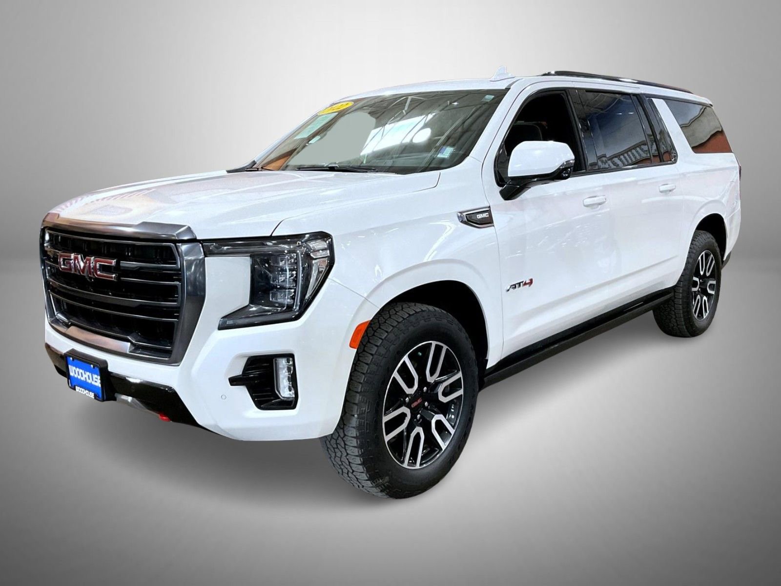 Used 2022 GMC Yukon XL AT4 image 1