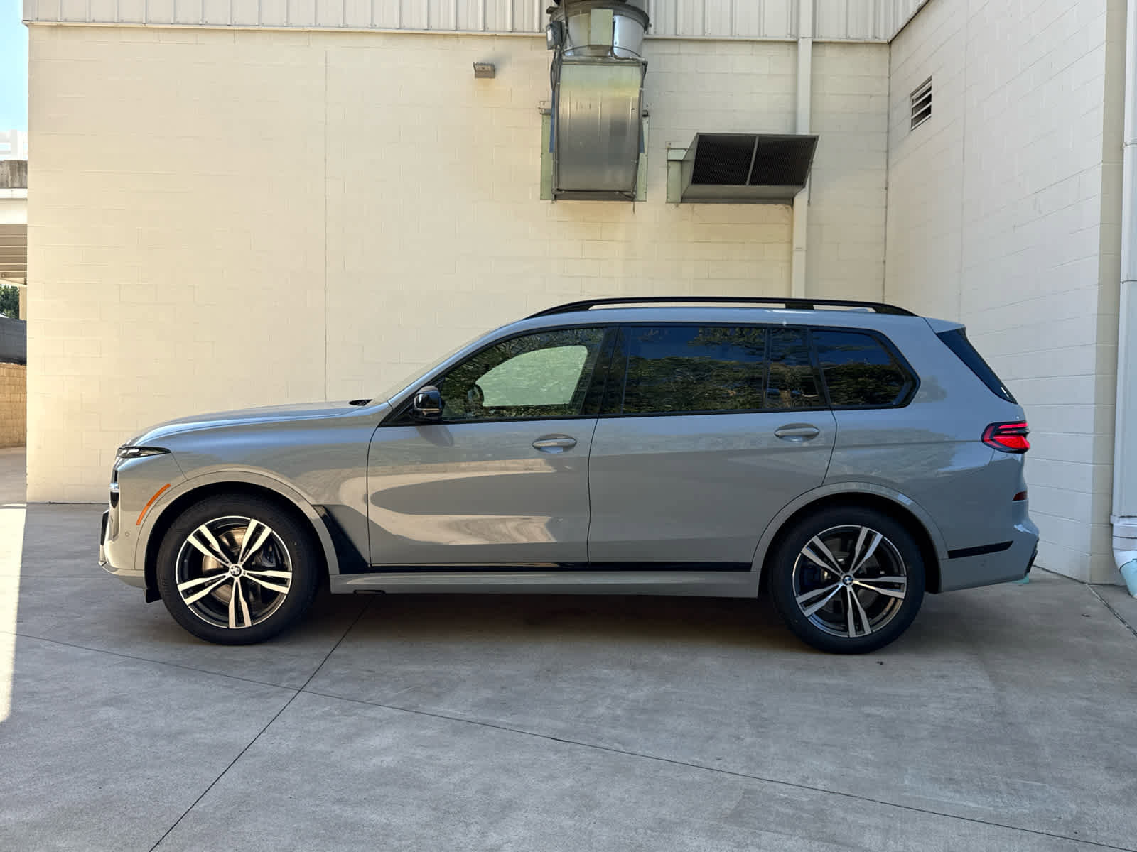 New 2026 BMW X7 M60i w/ Executive Package image 5