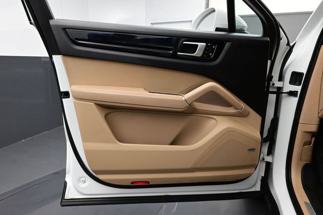 Certified 2021 Porsche Cayenne Coupe AWD/4WD image 7