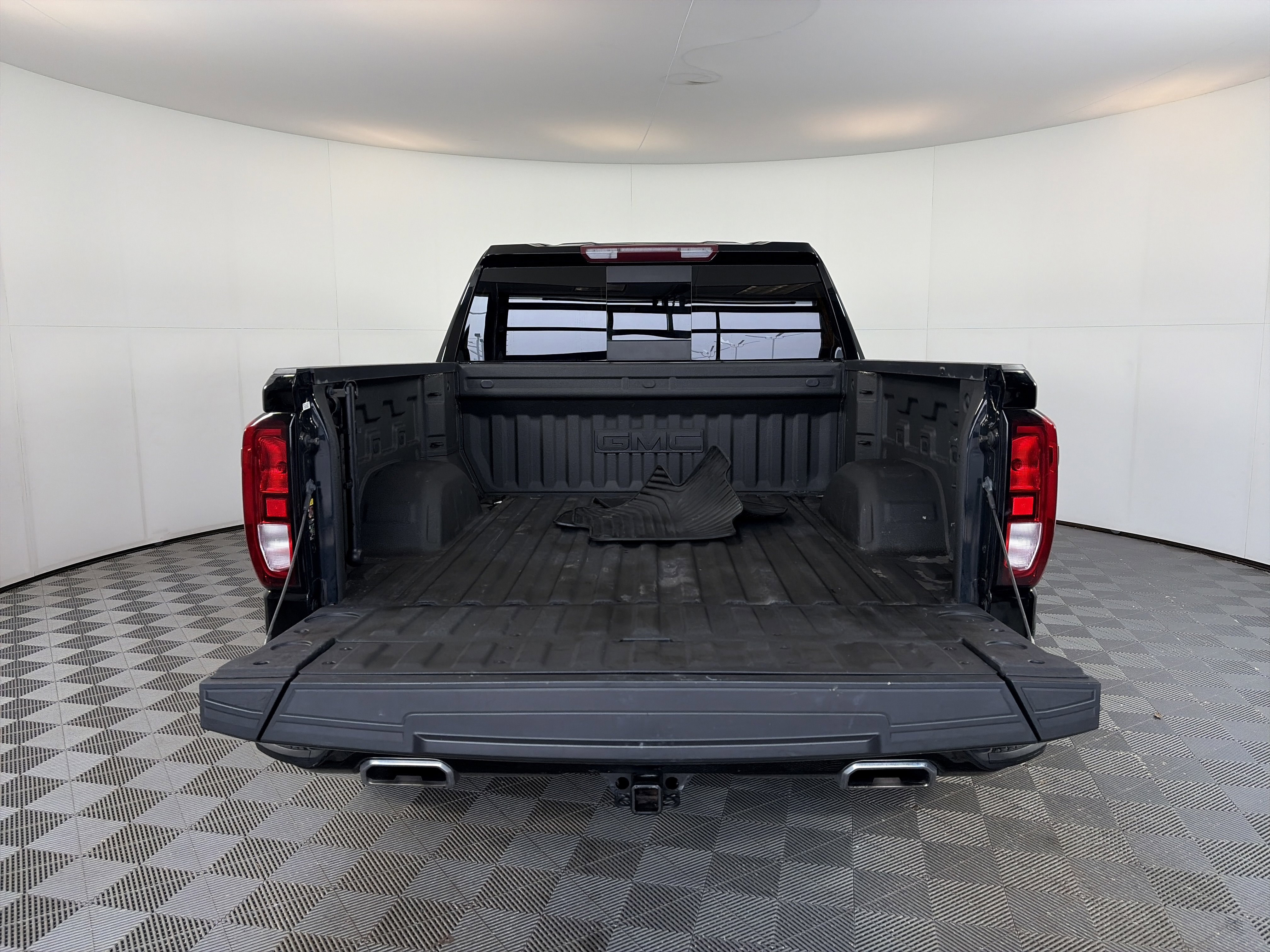 Certified 2022 GMC Sierra 1500 Elevation w/ Preferred Package image 14