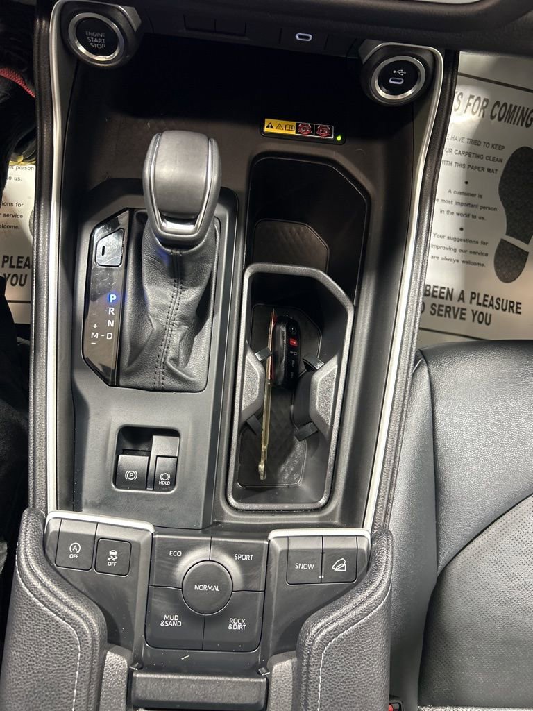 Used 2025 Toyota Grand Highlander AWD image 29