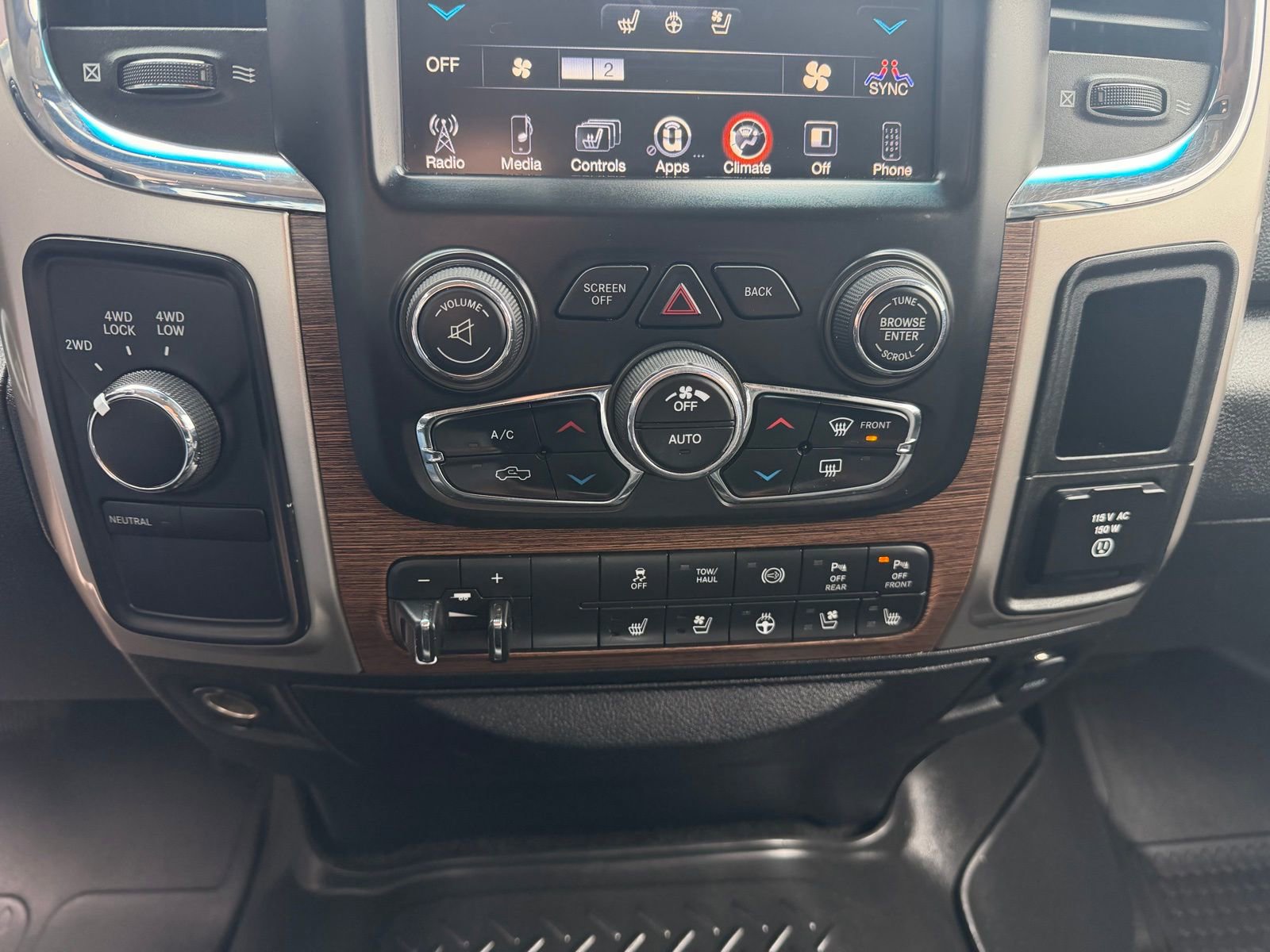 Used 2017 RAM 3500 Laramie w/ Cold Weather Group AWD/4WD image 15