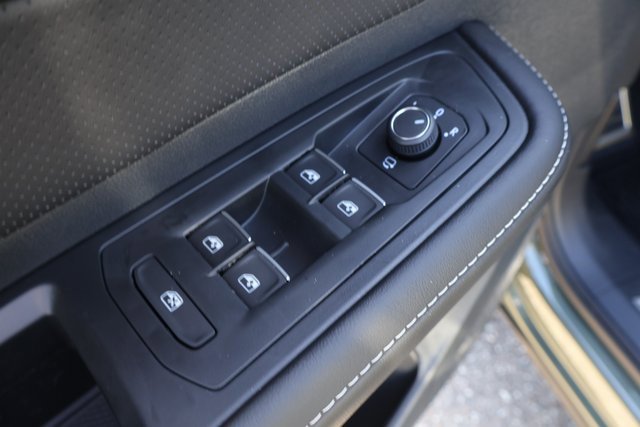 New 2026 Volkswagen Atlas Cross Sport SEL Premium R-Line image 11