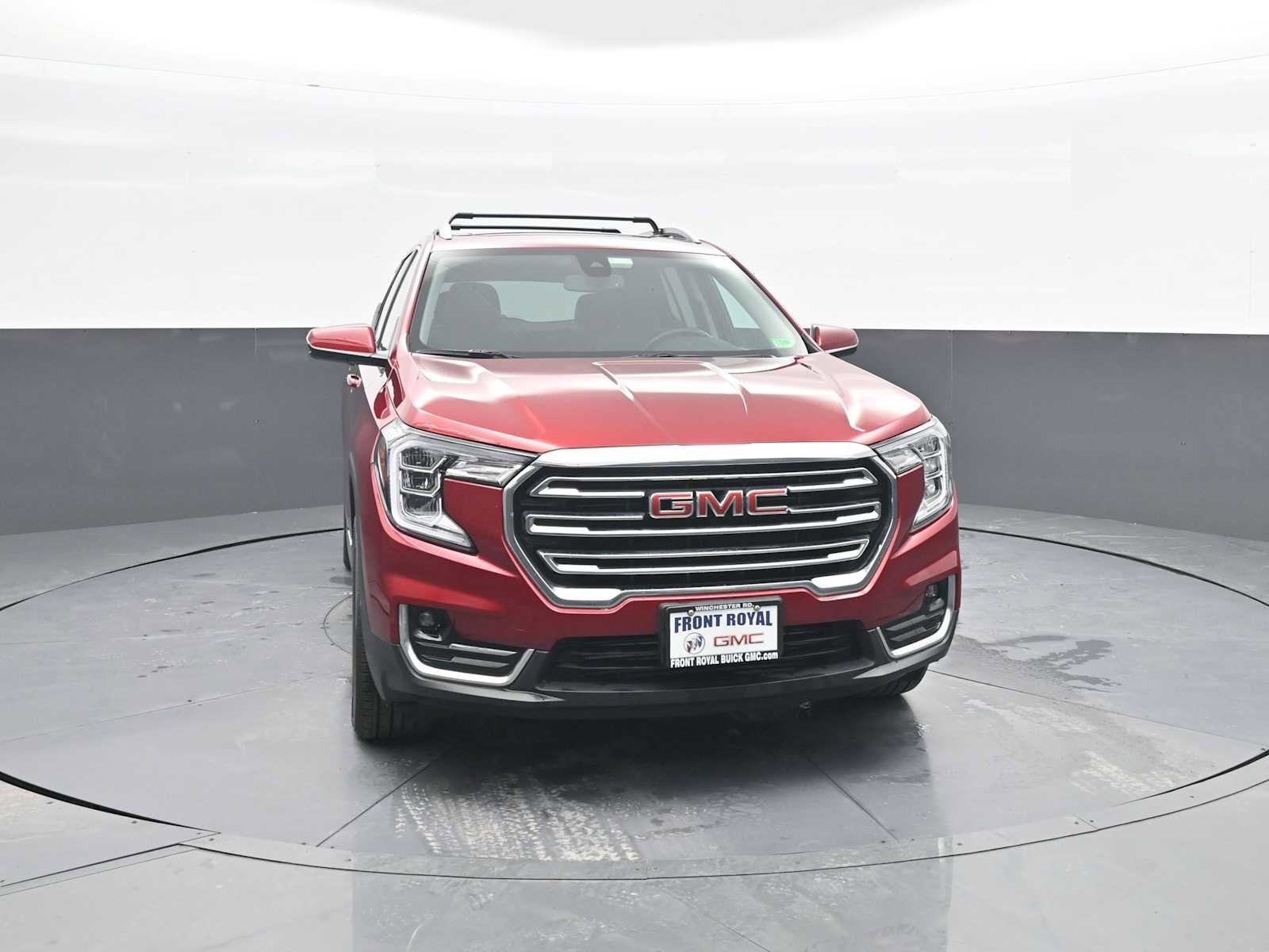 Used 2023 GMC Terrain SLT image 2