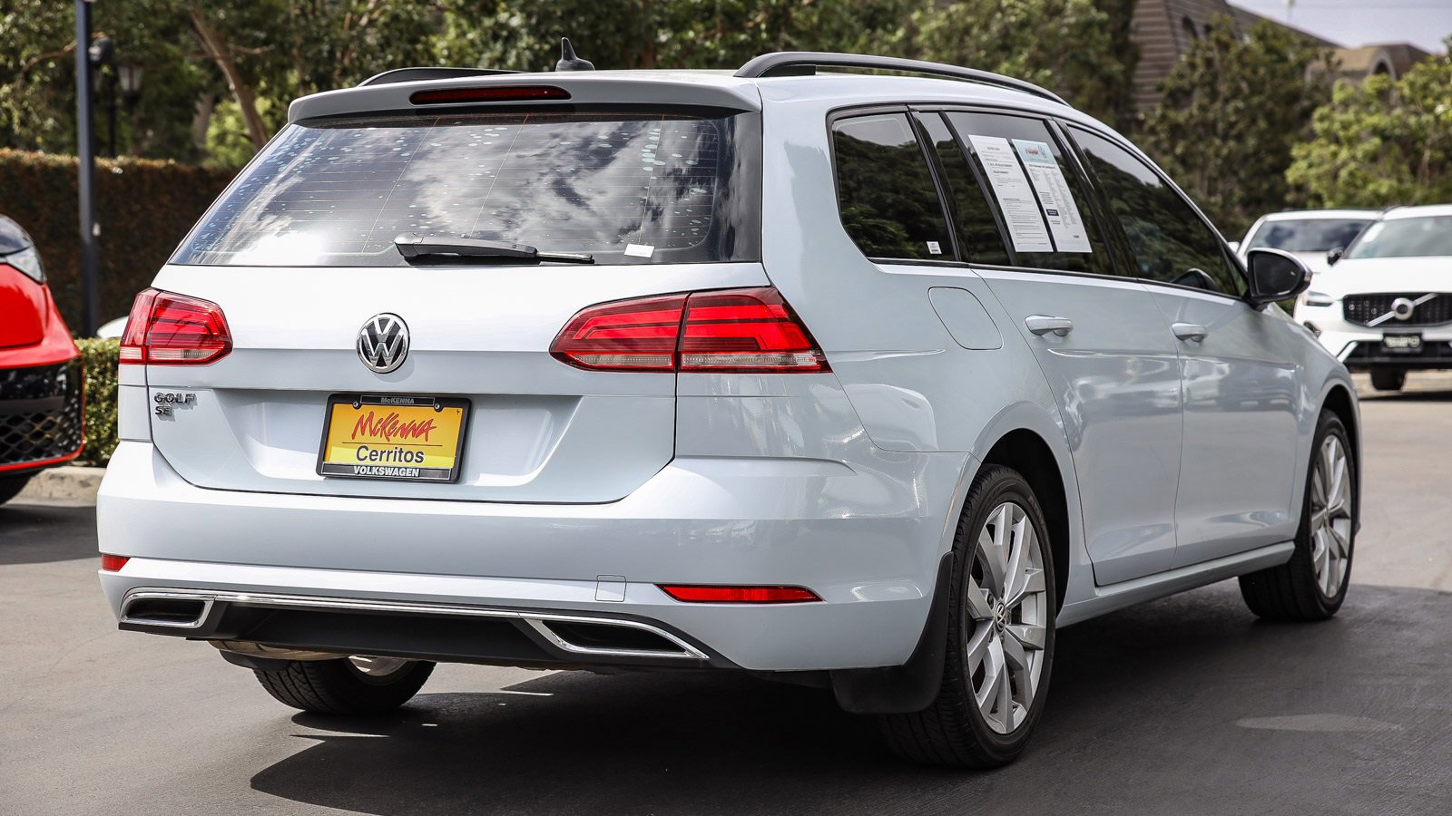 Used 2019 Volkswagen Golf SE image 9