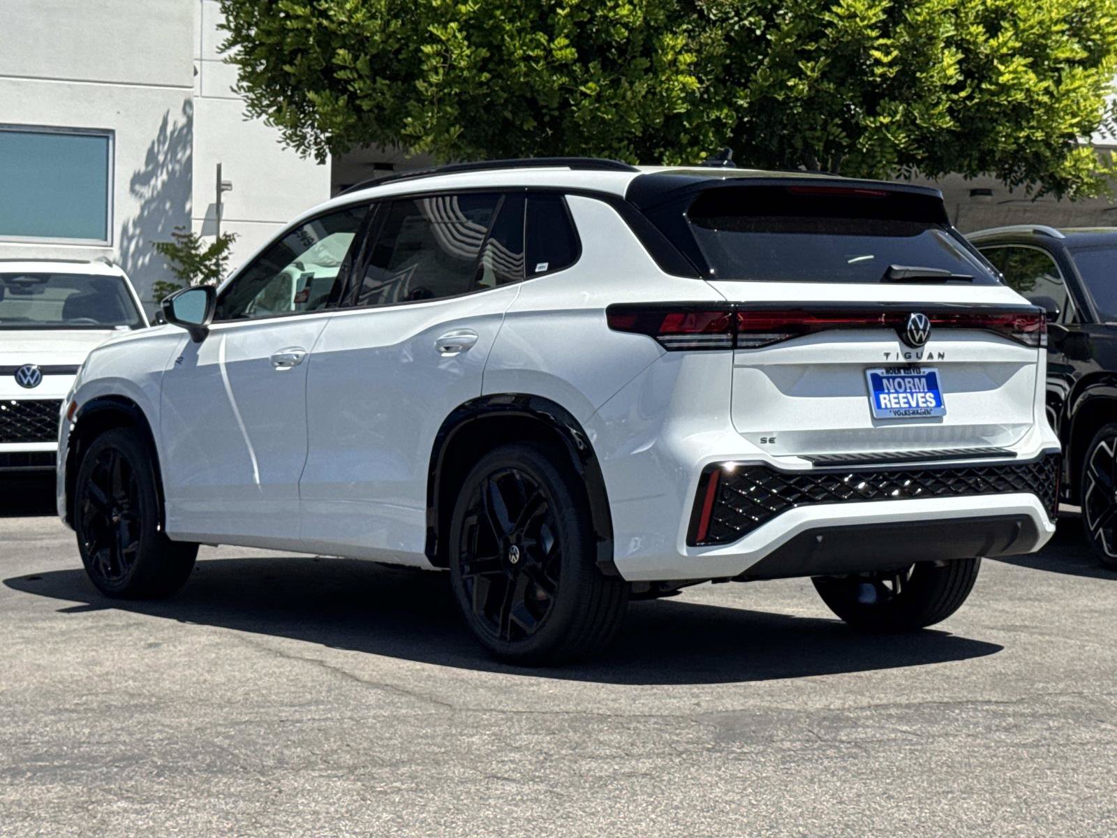 New 2026 Volkswagen Tiguan SE R-Line FWD image 3