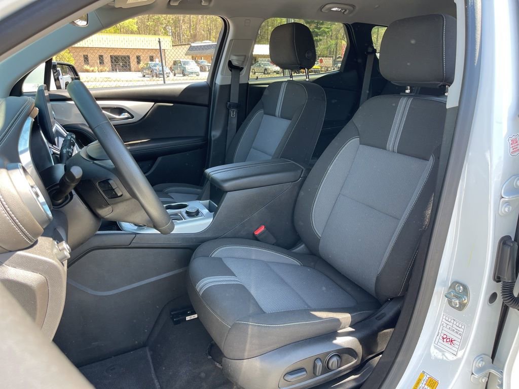 Used 2025 Chevrolet Blazer LT image 18