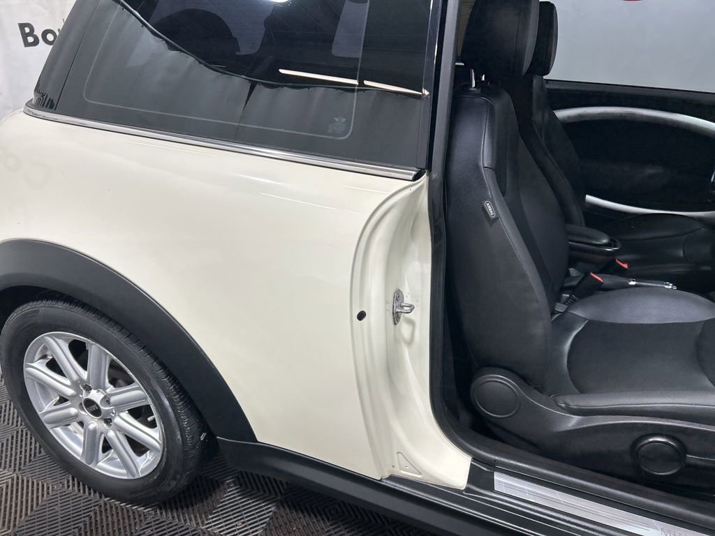Used 2011 MINI Cooper Hardtop image 15