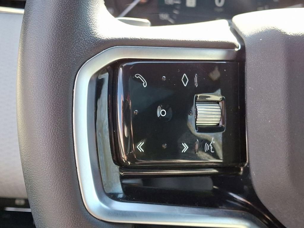 Used 2023 Land Rover Range Rover Evoque R-Dynamic S image 23