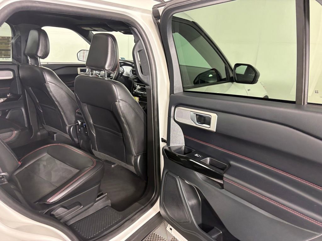Certified 2023 Ford Explorer ST-Line w/ Class IV Trailer Tow Package image 35