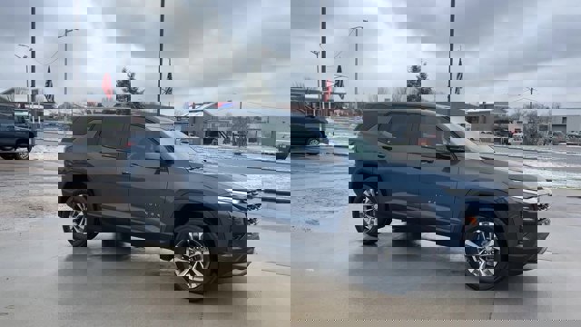 New 2026 Chevrolet Equinox LT w/ Convenience Package II image 2