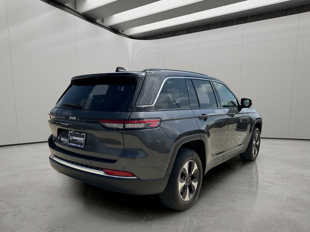 Used 2023 Jeep Grand Cherokee 4WD 4xe image 5