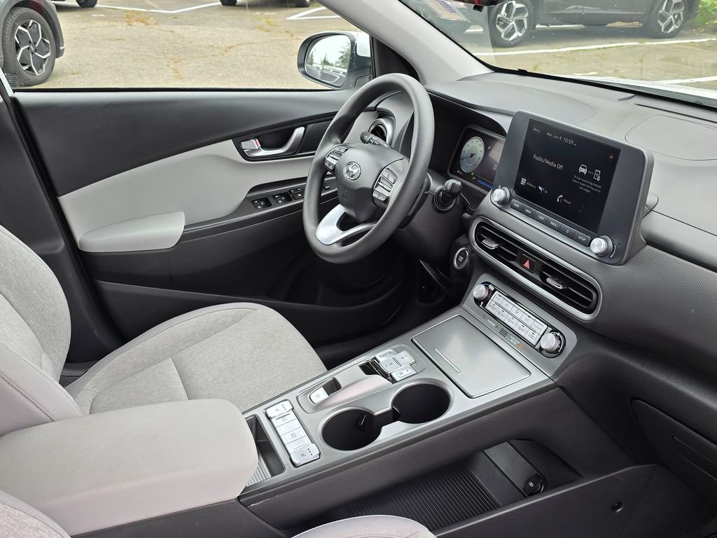 Used 2023 Hyundai Kona SE FWD image 10