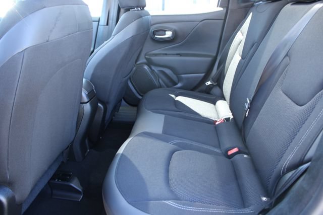 Used 2023 Jeep Renegade Altitude w/ Sun/Sound Group AWD/4WD image 41