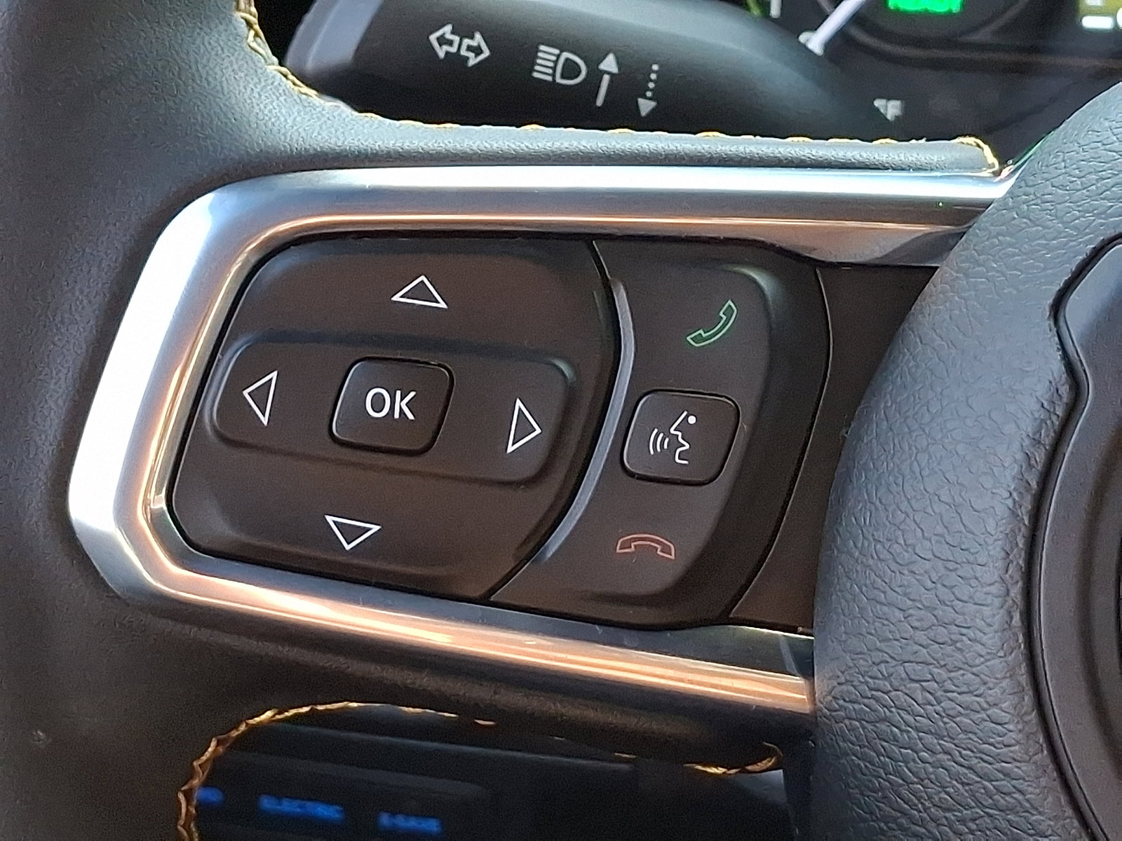 Used 2024 Jeep Wrangler Sahara w/ Safety Group image 21