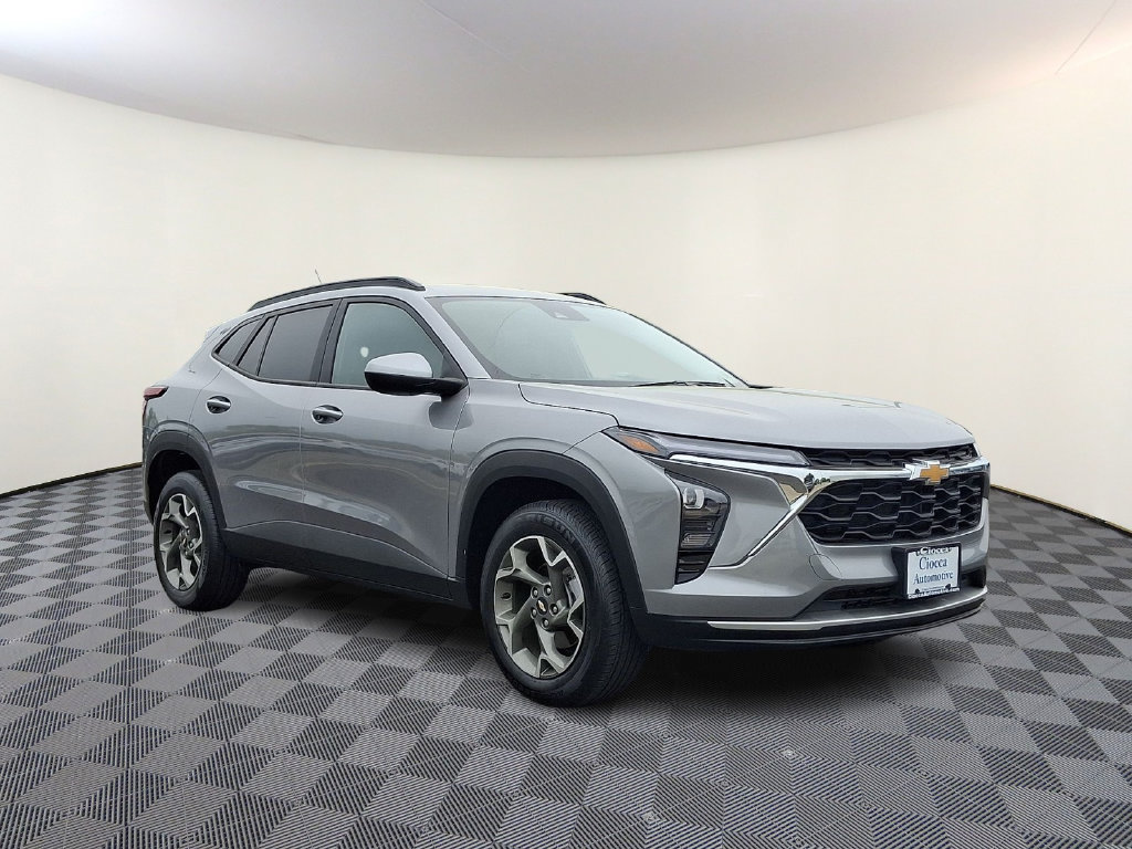 Used 2025 Chevrolet Trax LT