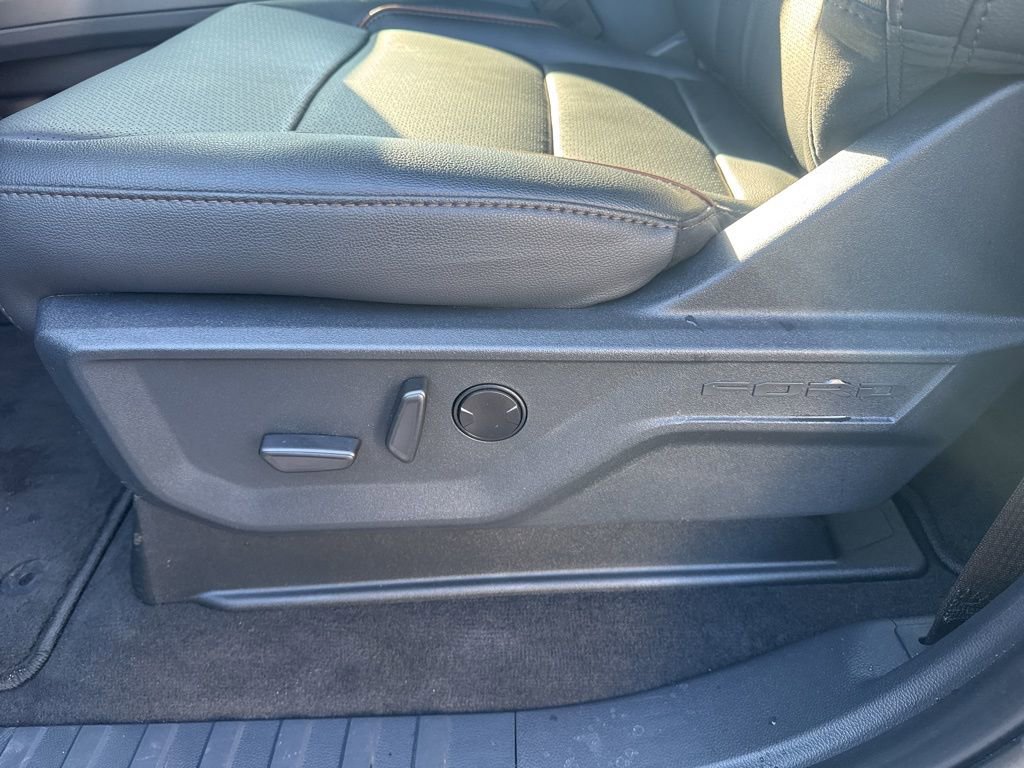 Used 2026 Ford F450 Lariat w/ FX4 Off-Road Package image 22