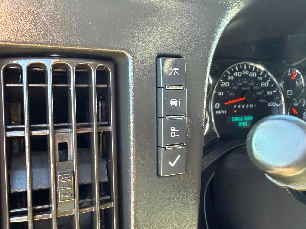 Used 2019 Chevrolet Express 2500 image 26