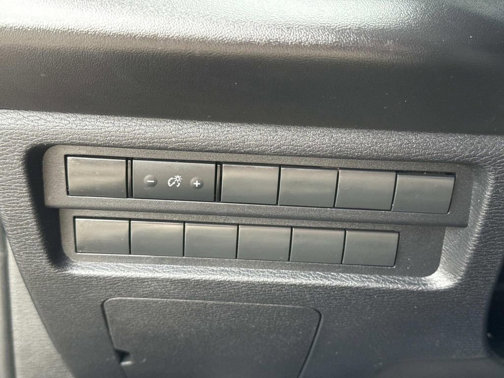 Used 2023 Mitsubishi Outlander ES FWD image 39