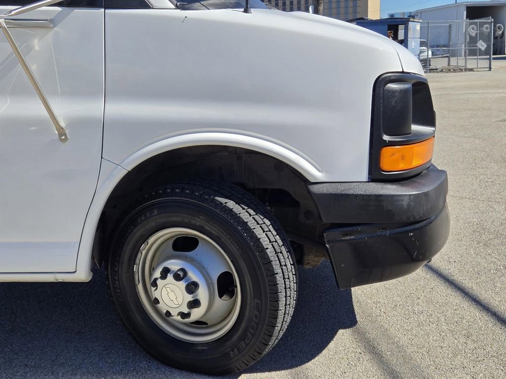 Used 2006 Chevrolet Express 3500 image 7