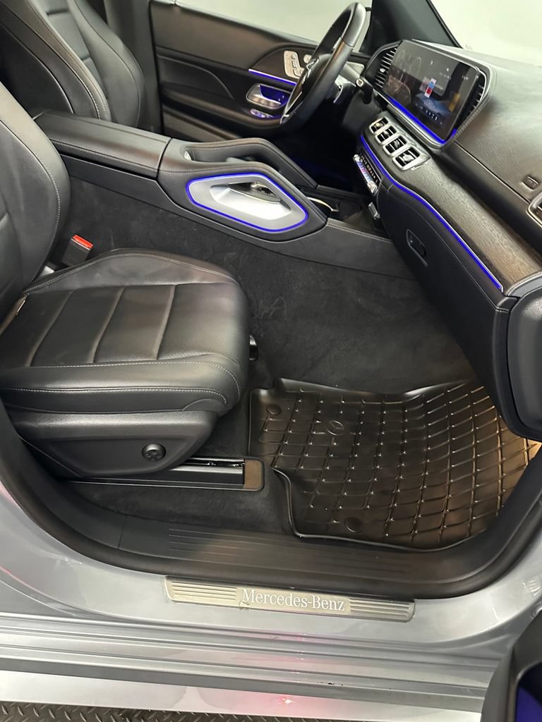 Used 2024 Mercedes-Benz GLE 450 4MATIC w/ AMG Line Exterior image 36