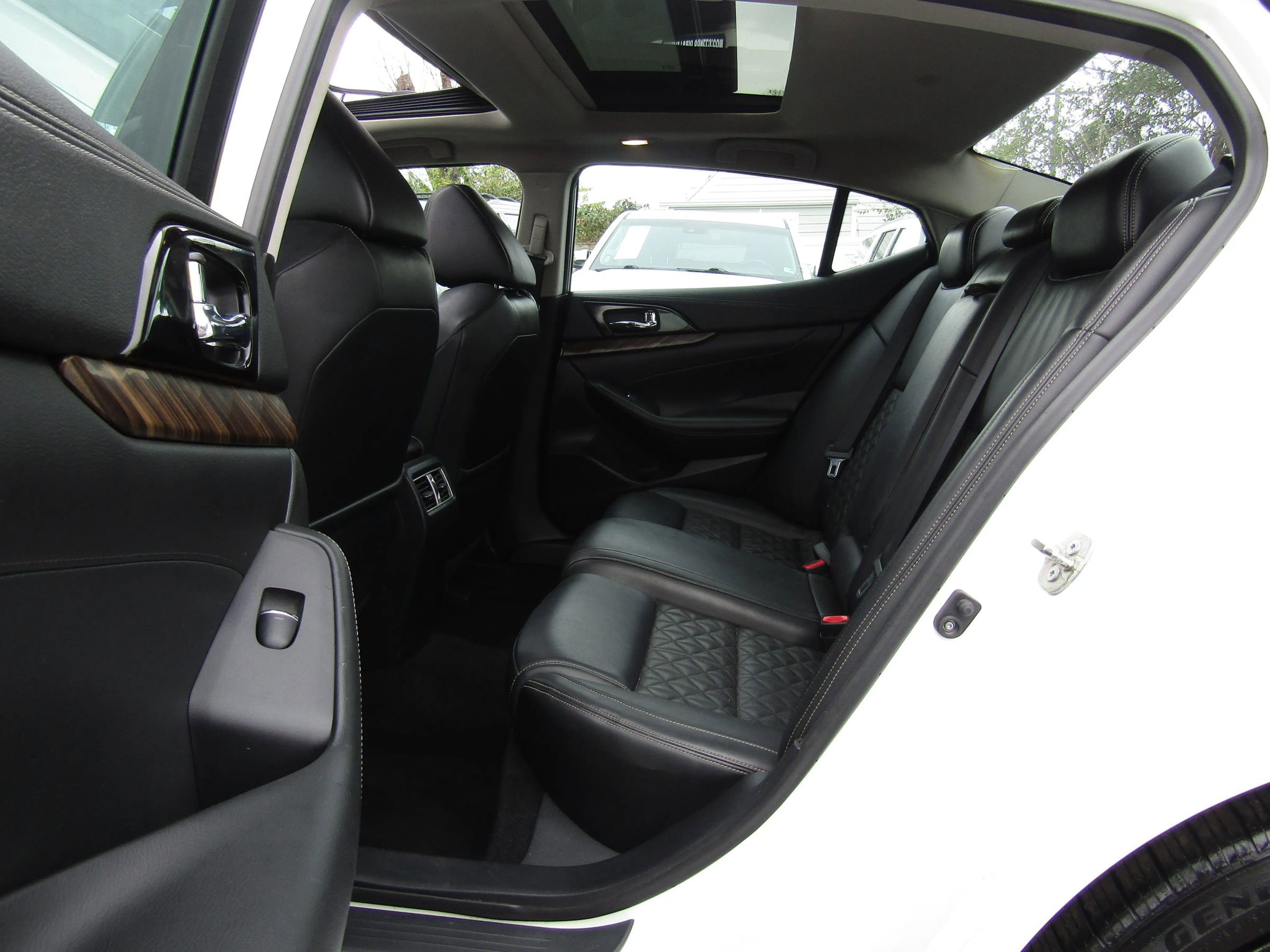 Used 2016 Nissan Maxima Platinum image 16