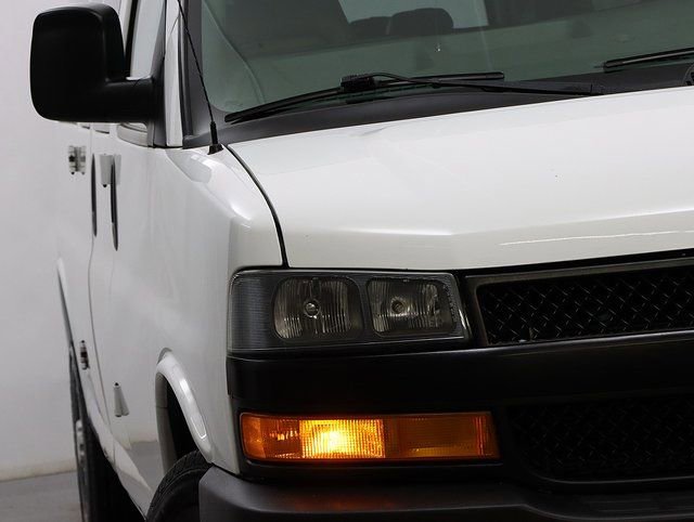 Used 2020 Chevrolet Express 3500 LS image 4